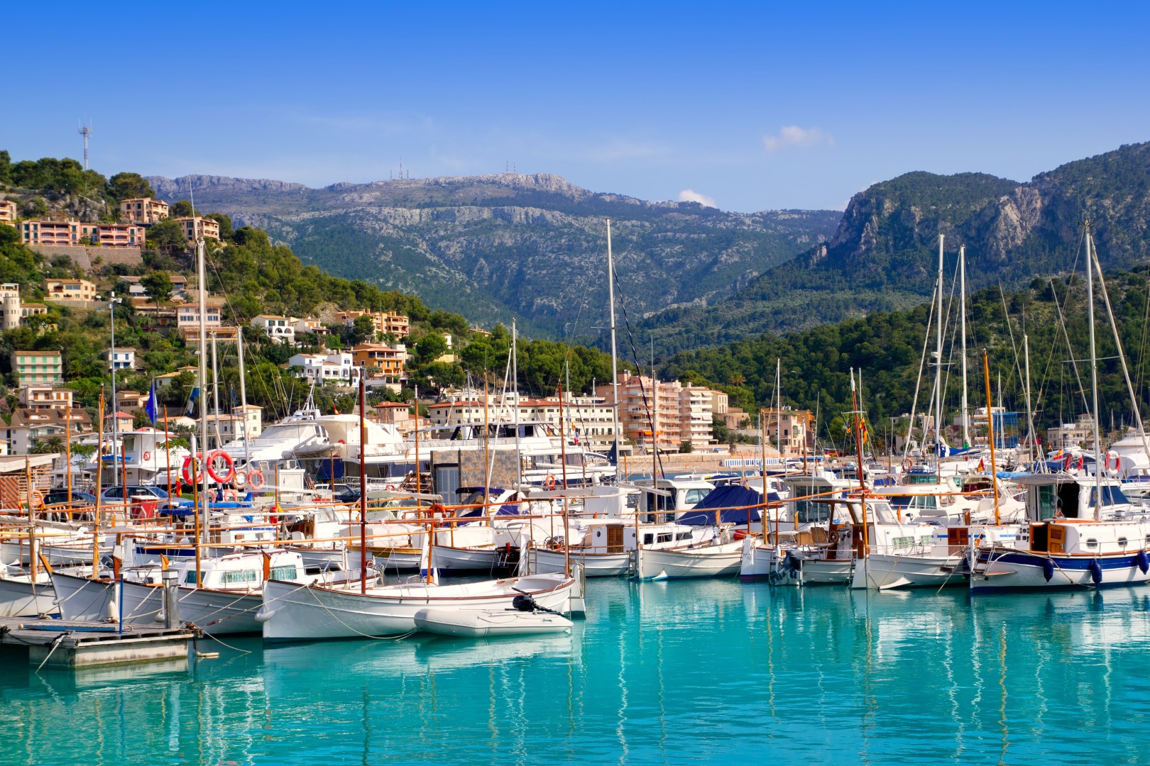 Sóller, Port de Sóller - bekannt wegen der authentischen Holzbahn