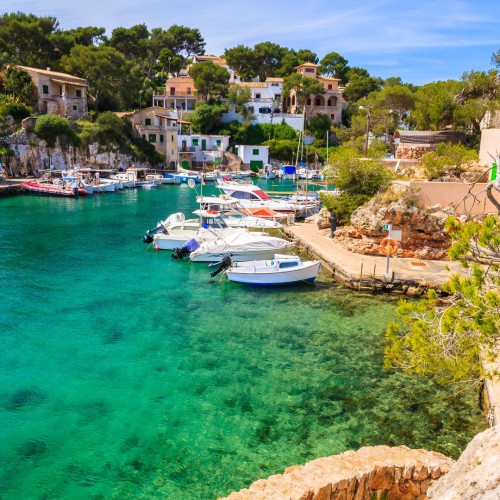 Boote in Cala Figuera