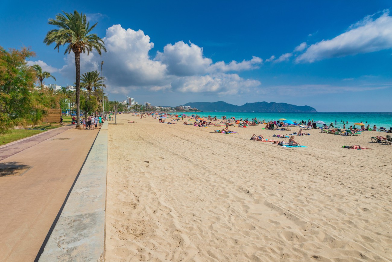 Cala Millor Strand - 2 Kilometer lang und 40 Meter breit